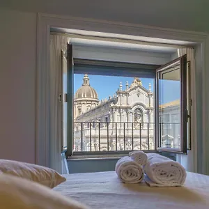 la-finestra-sul-catania.taorminaitalyhotels.com/